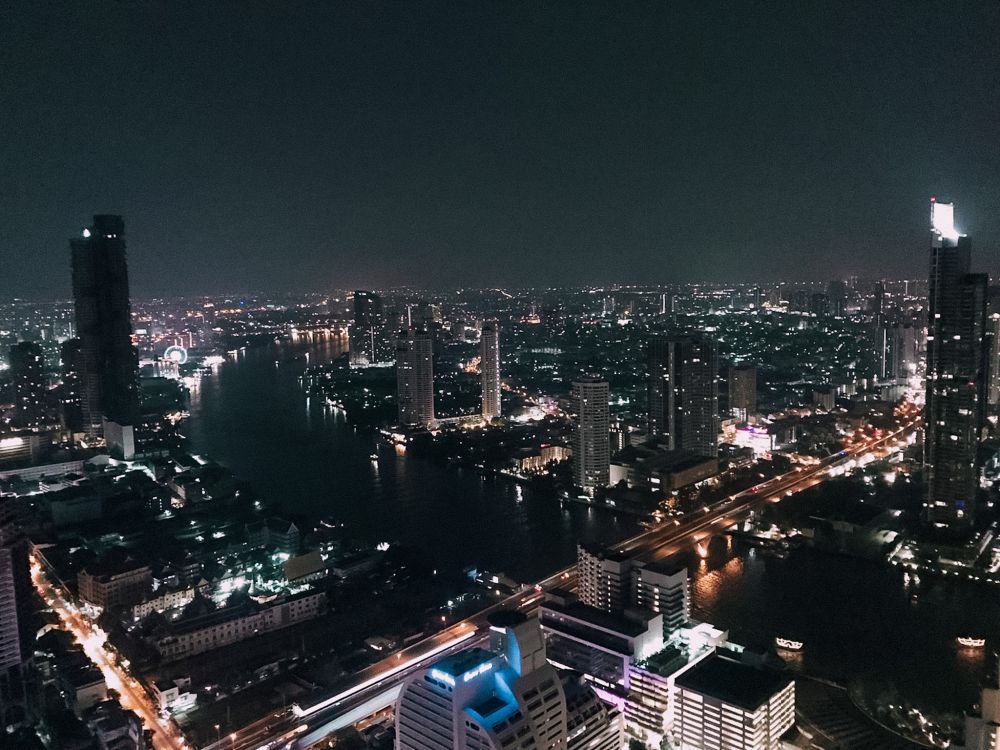 vista di Bangkok di notte da Sirocco Sky Bar