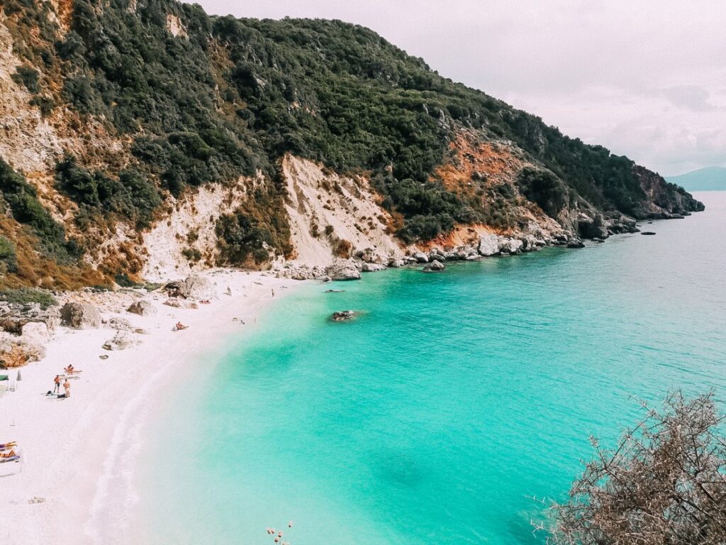 L'isola di Lefkada vanta alcune tra le spiagge incontaminate più belle delle isole greche, è davvero da visitare