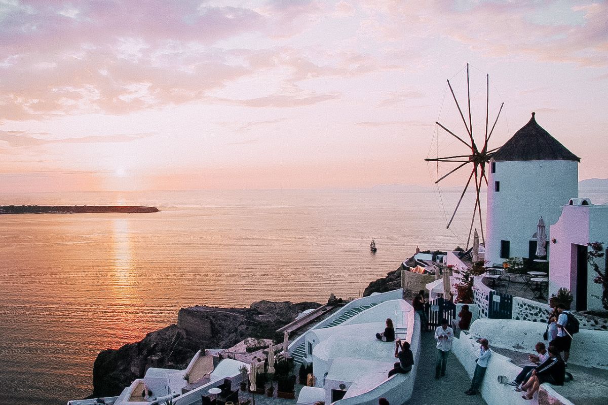 un itinerario che illustra cosa vedere a Santorini in 6 giorni
