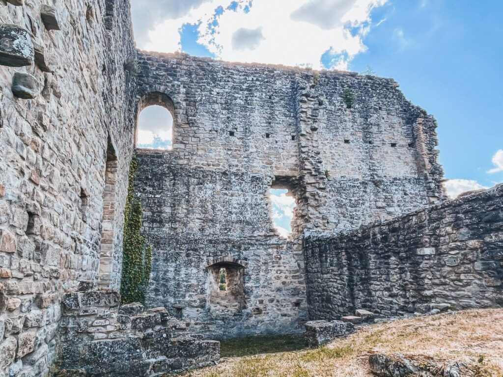 le rovine del castello di Carpineti sono davvero molto evocative del passato glorioso di Matilde di Canossa
