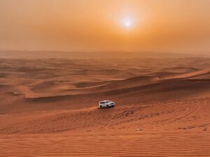 Il dune bashing è uno sport d'avventura molto diffuso a Dubai e nelle aree desertiche