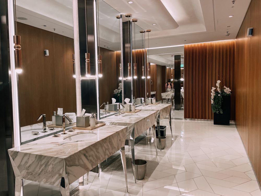 la splendida e luminosa toilette del Gia di Dubai è assolutamente da fotografare