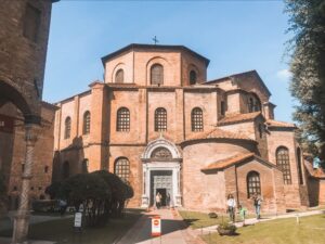la Basilica di San Vitale è indubbiamente la prima cosa da vedere a Ravenna in una gita di un giorno