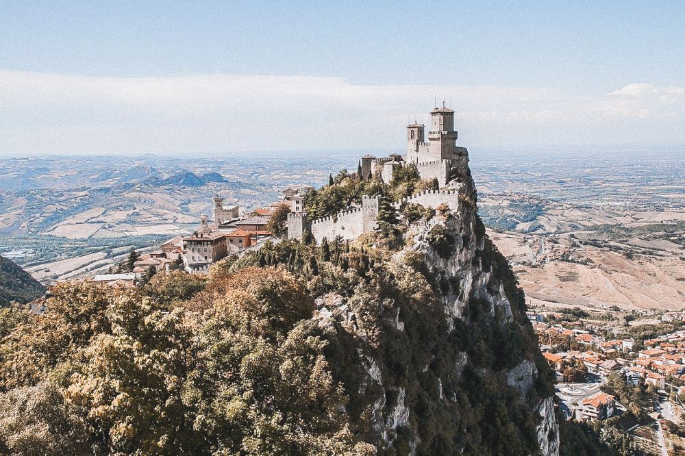 San Marino si vede nitidamente dal Castello di Azzurrina