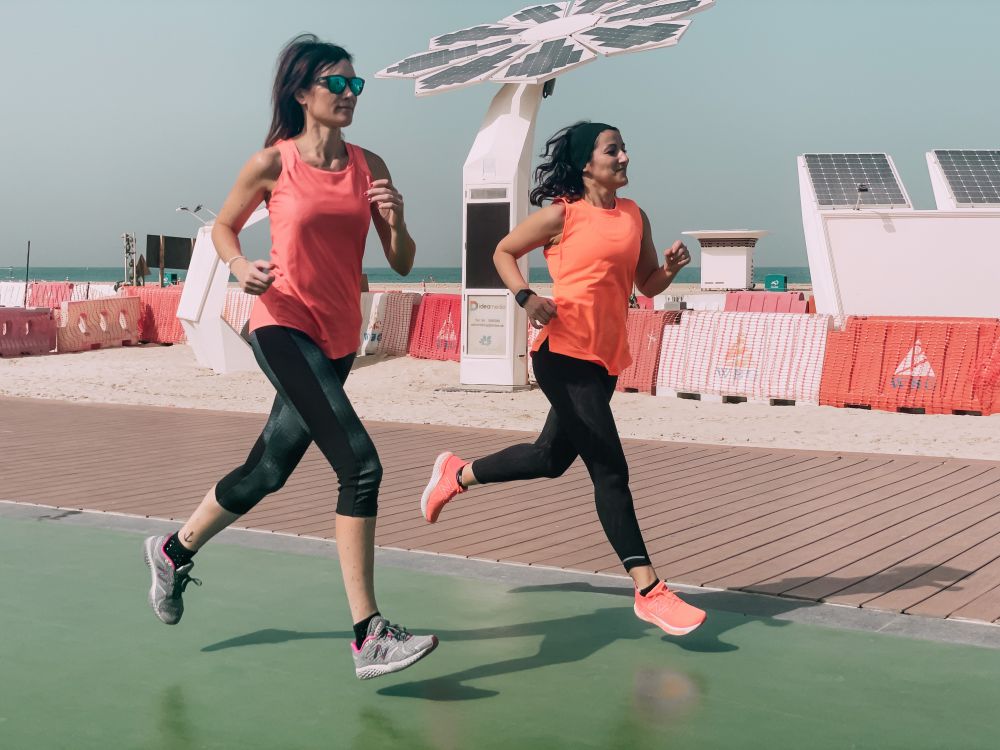 fare jogging sulle spiagge di Dubai a Jumeirah Beach