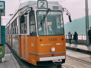 il celebre tram 2 di Budapest