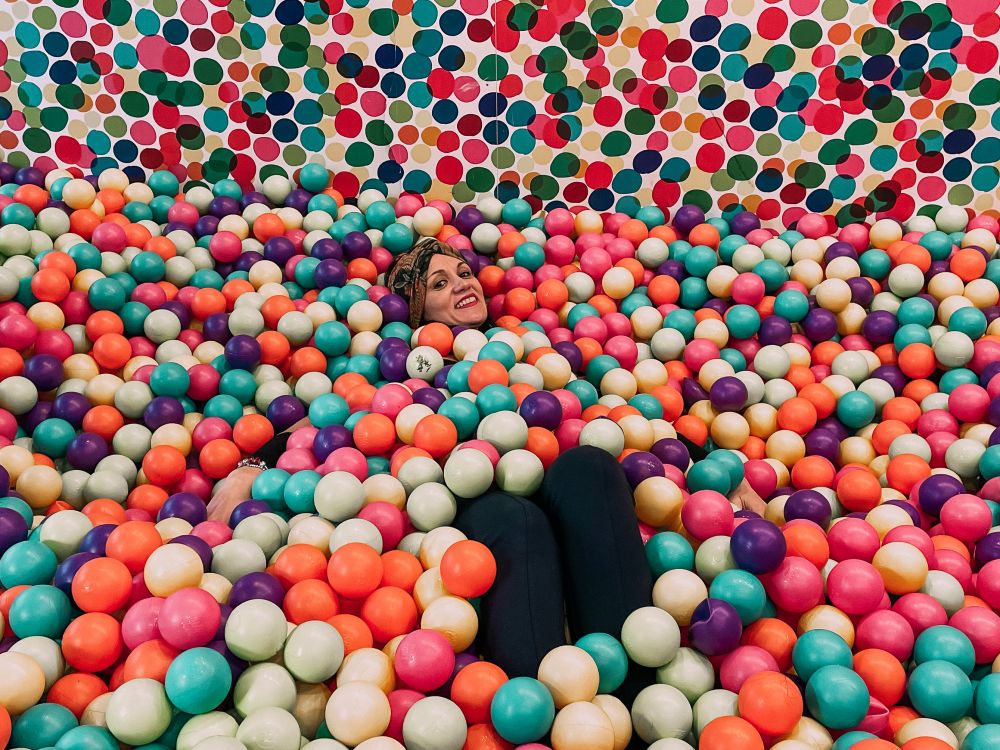 la vasca di palline al museo del selfie di Firenze è divertentissima
