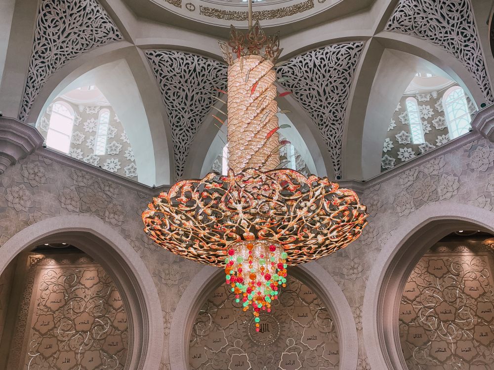 il lampadario di cristalli di Swarowsky della Grande Moschea di Abu Dhabi