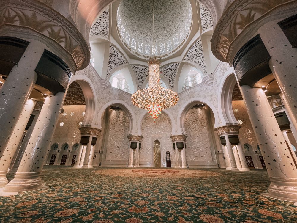 il tappeto più grande del mondo ad Abu Dhabi