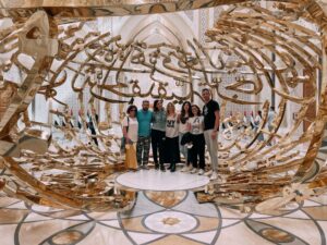 io e il mio gruppo di viaggiatori all'interno de Il Potere delle Parole ad Abu Dhabi