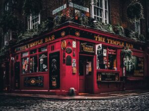 Temple Bar è una tappa fissa in un viaggio a Dublino