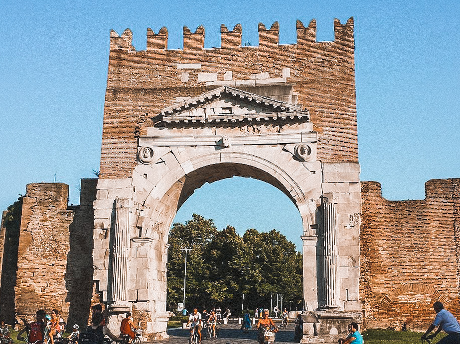 Arco di Augusto imponente costruzione romana di Rimini