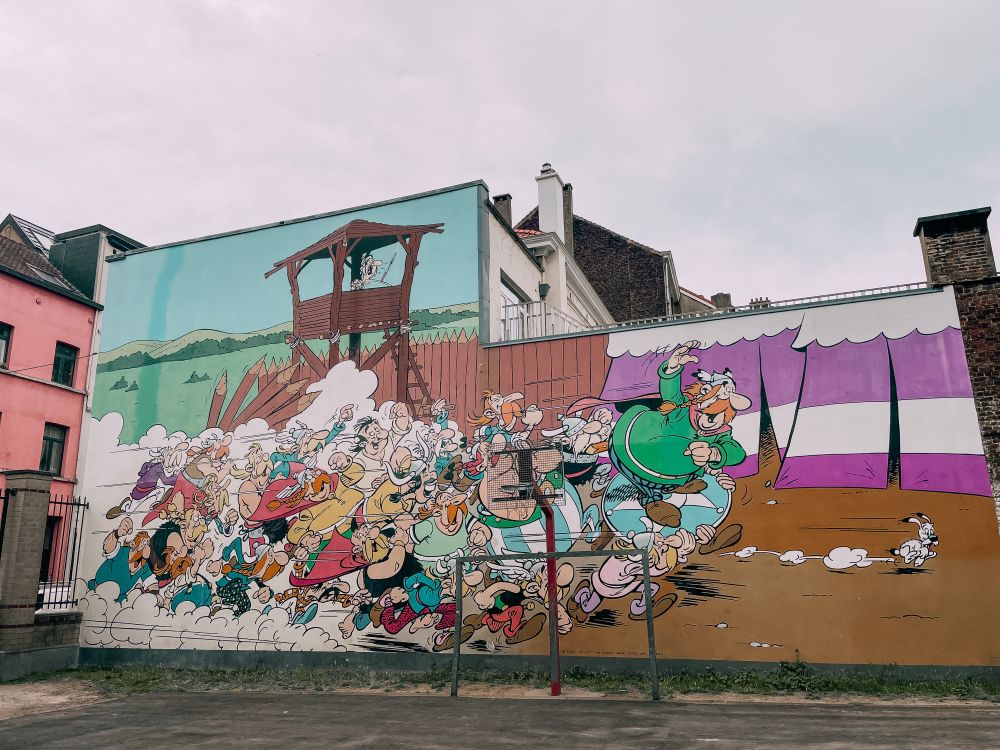 Asterix e tutti i Galli in un murale a Bruxelles