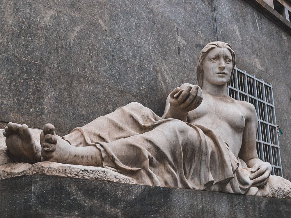 la statua della Dora a Torino