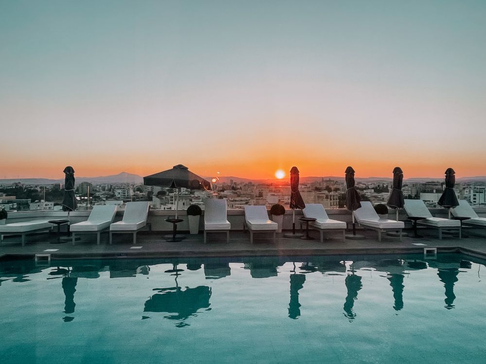 piscina scoperta sul tetto di The Josephine Boutique Hotel a Larnaca