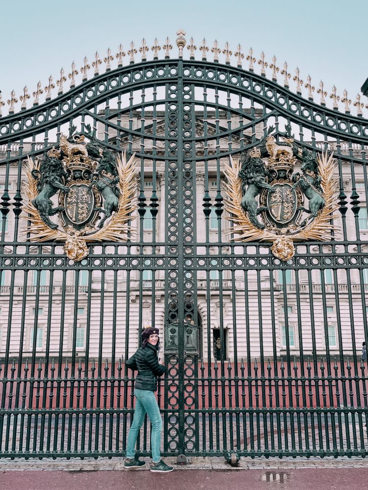 davanti a Buckingham Palace a Londra
