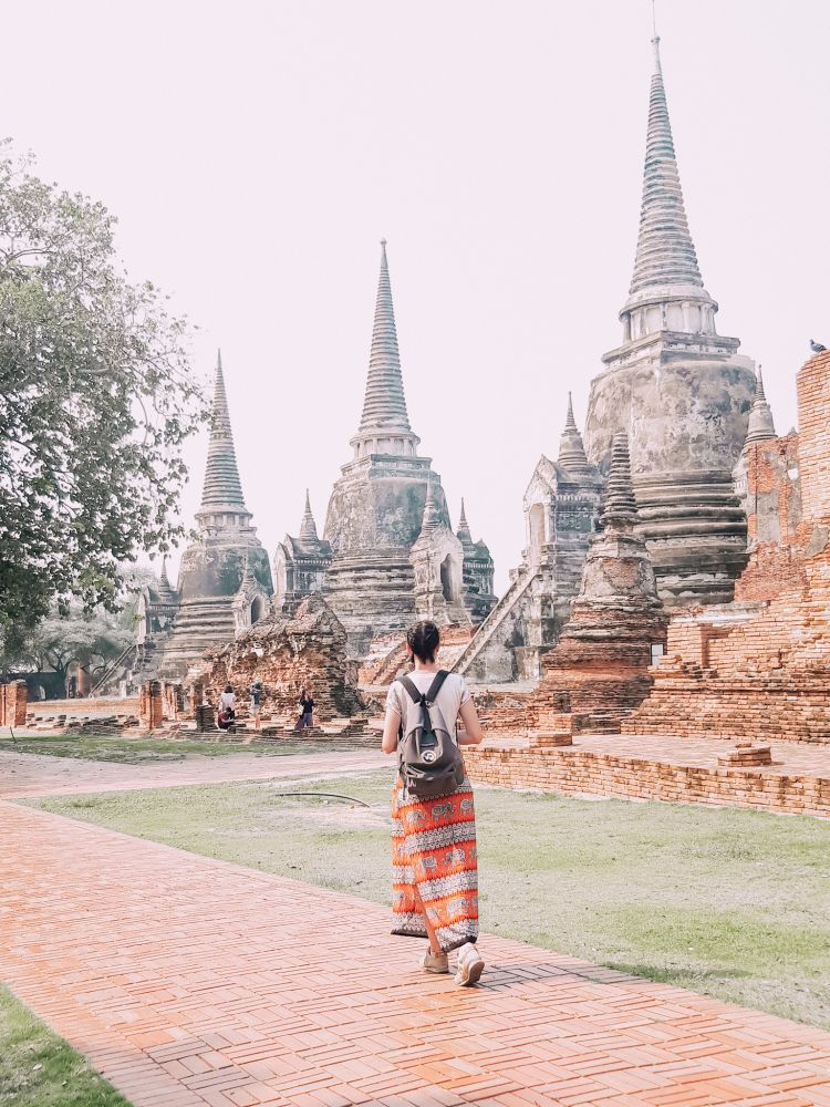 passeggiando tra le chedi di Ayutthaya