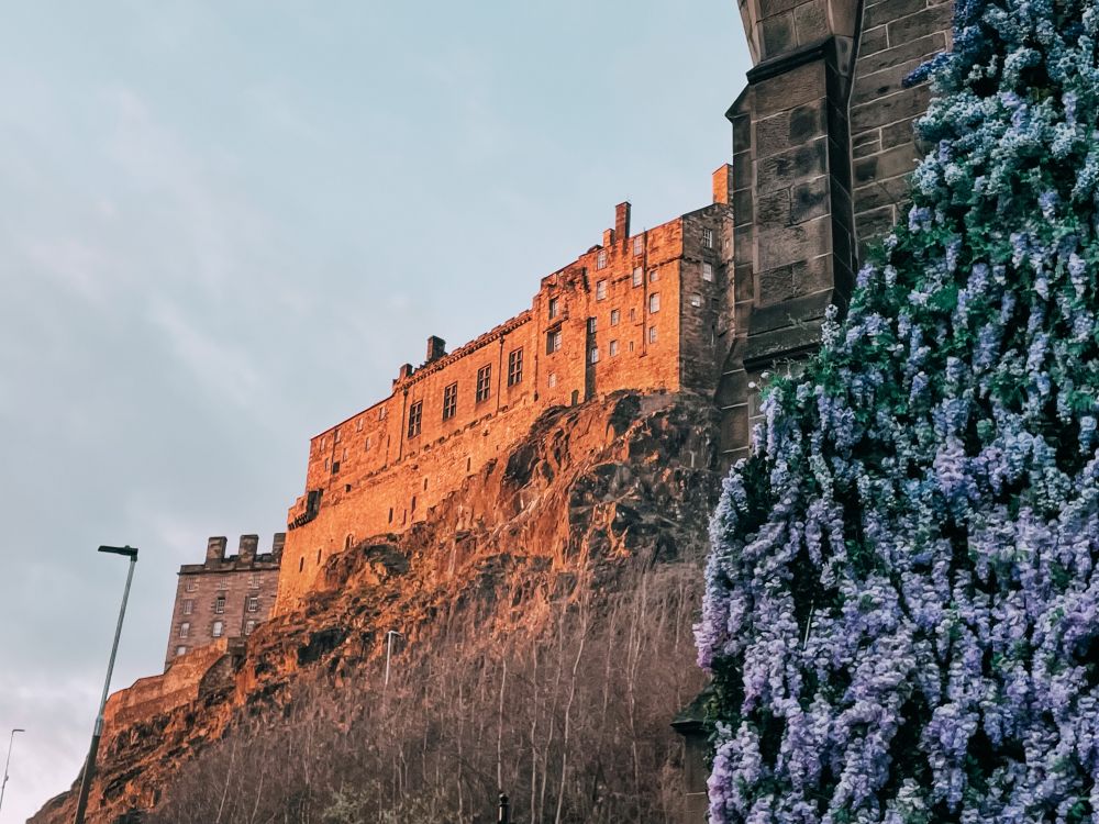 Castello di Edimburgo visto da Grassmarket