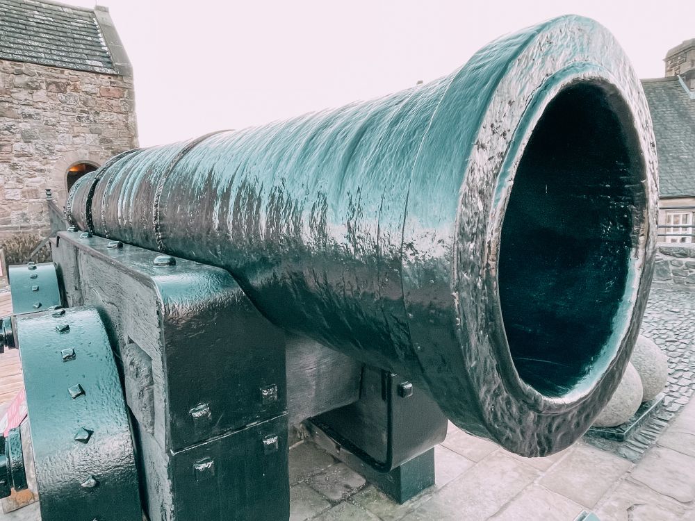 Mons Meg l'enorme cannone del Castello di Edimburgo