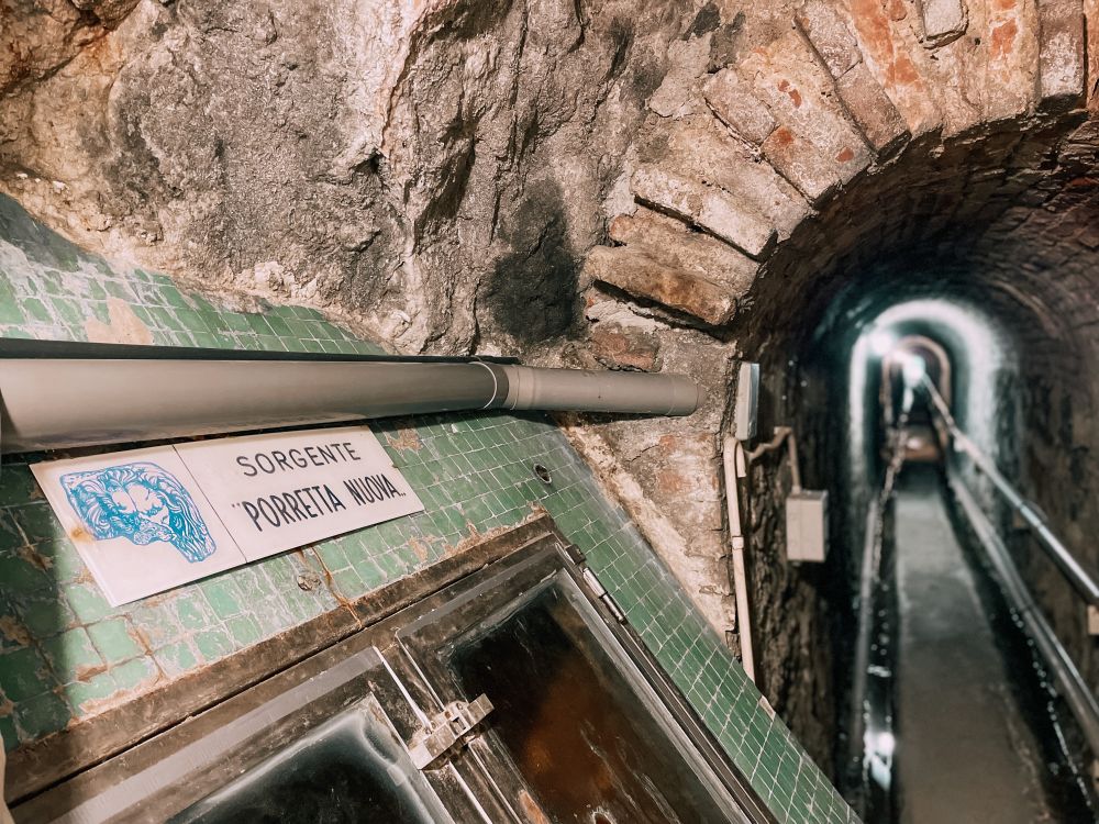 cunicolo sotterraneo presso lo stabilimento termale di Porretta