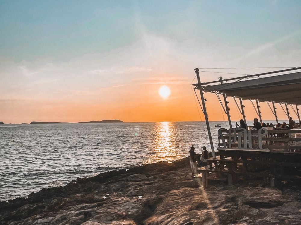 il tramonto di Ibiza più famoso è quello del Café del Mar