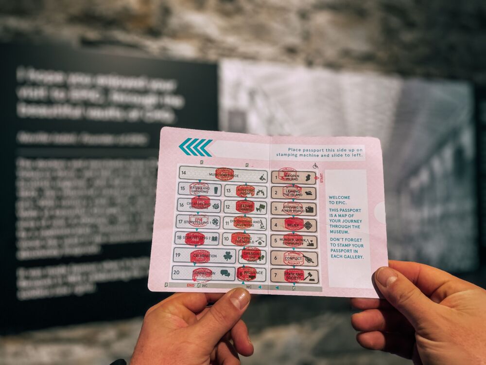 il passaporto con i timbri del museo dell'emigrazione irlandese a Dublino