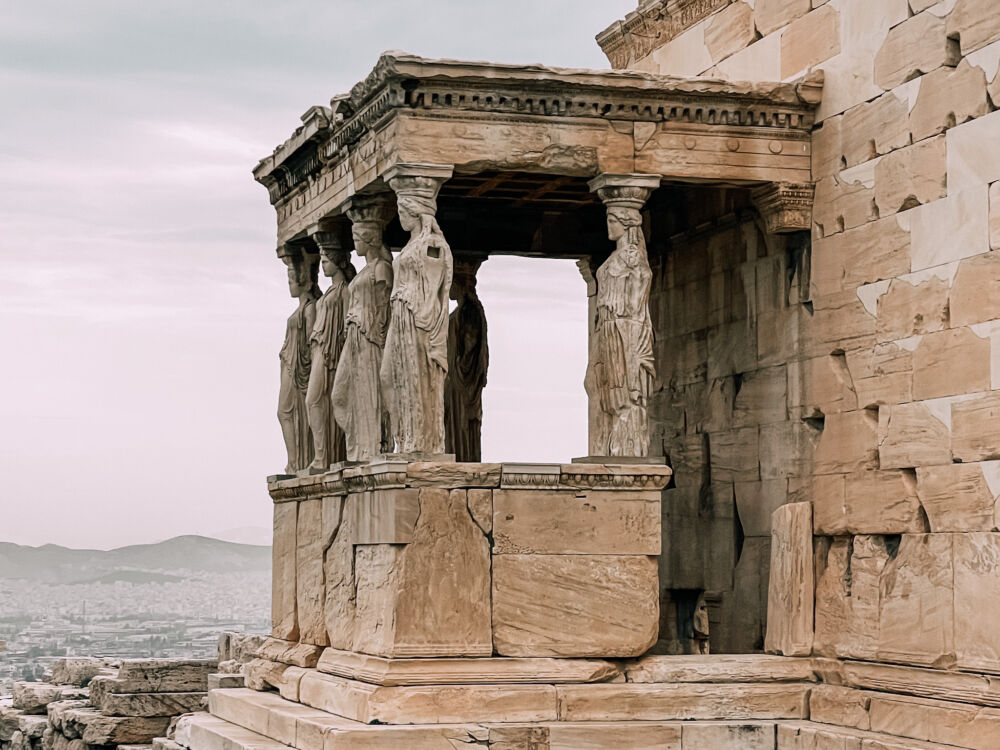 le Cariatidi dell'Eretteo sull'Acropoli di Atene