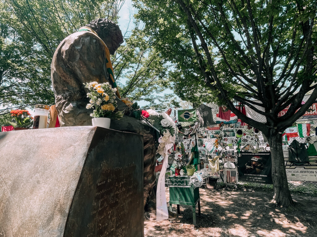 monumento di Ayrton Senna al Parco delle Acque Minerali di Imola