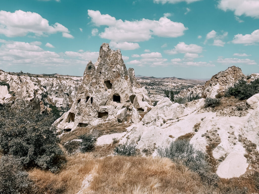 le antiche chiese rupestri di Goreme scavate nel tufo