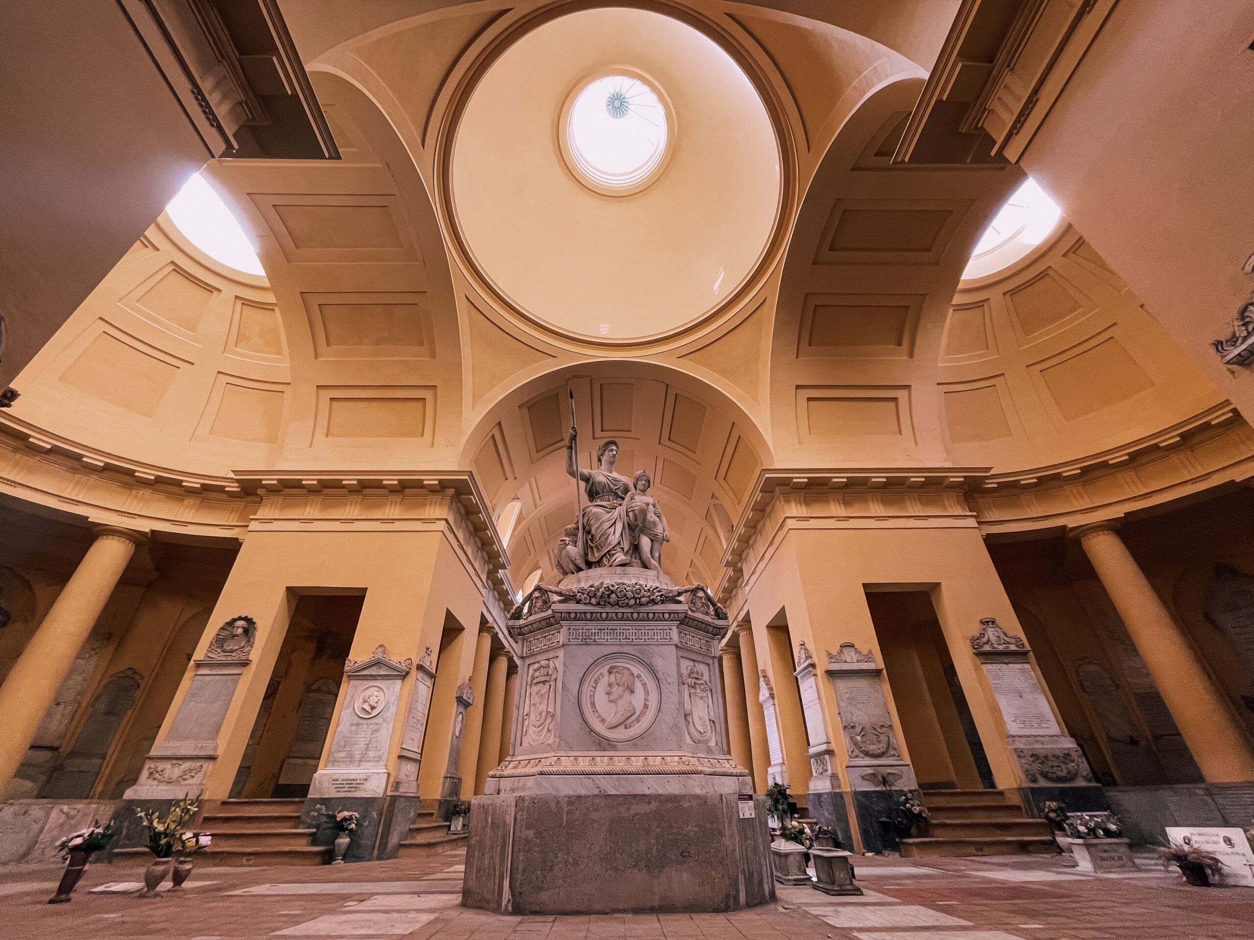 il cimitero della Certosa di Bologna è un vero e proprio museo