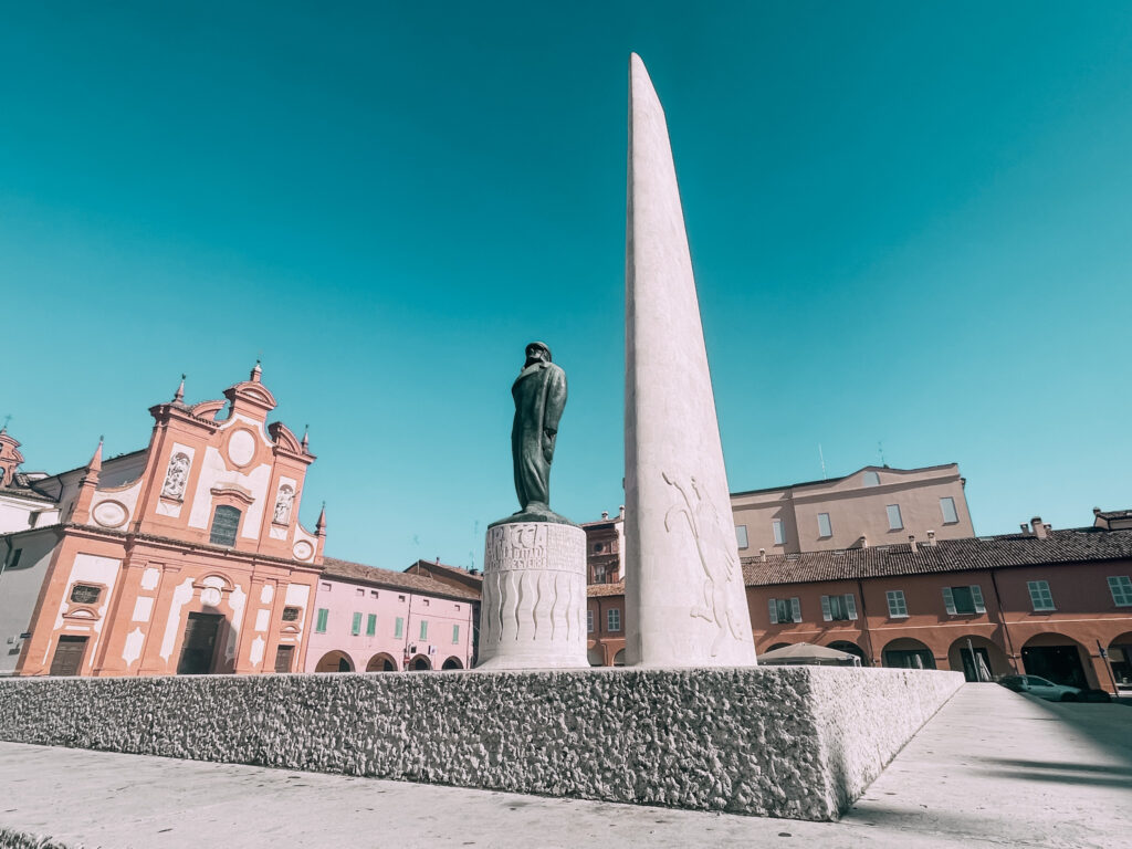 il monumento realizzato da Rambelli a Lugo