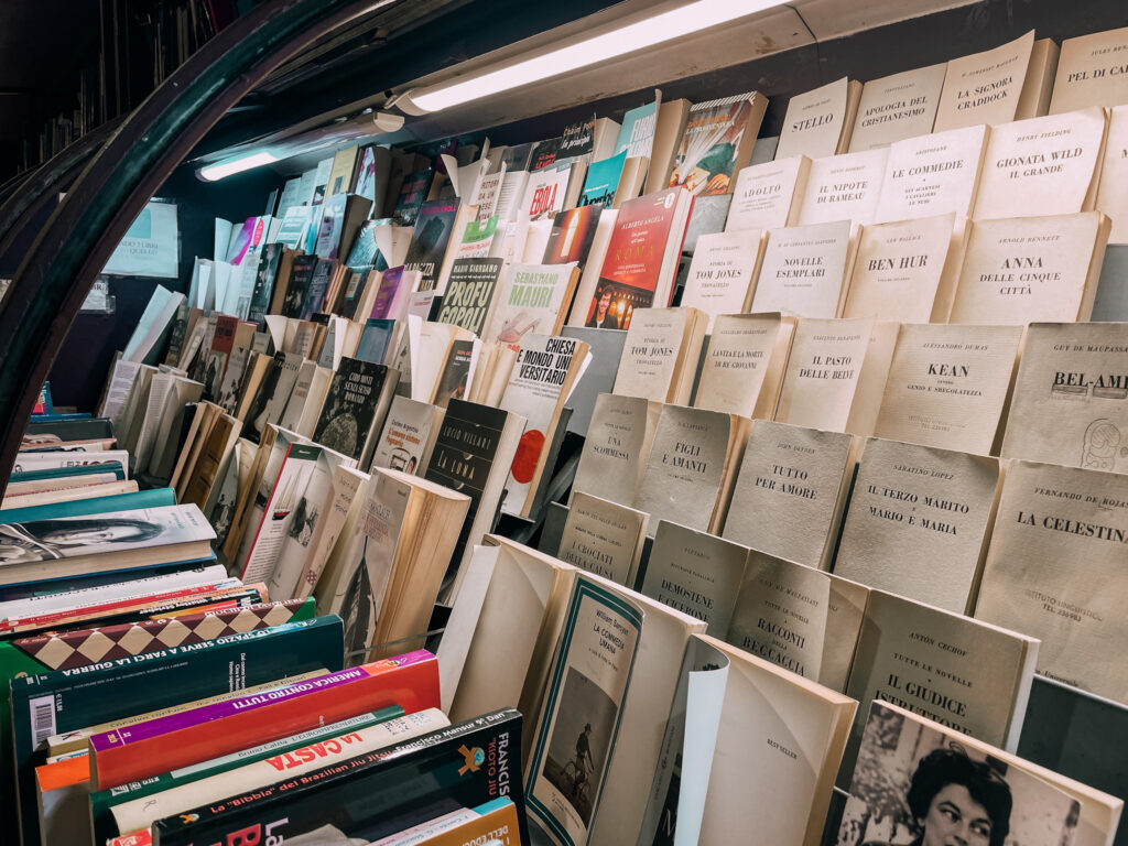 le storiche librerie Nanni di Bologna