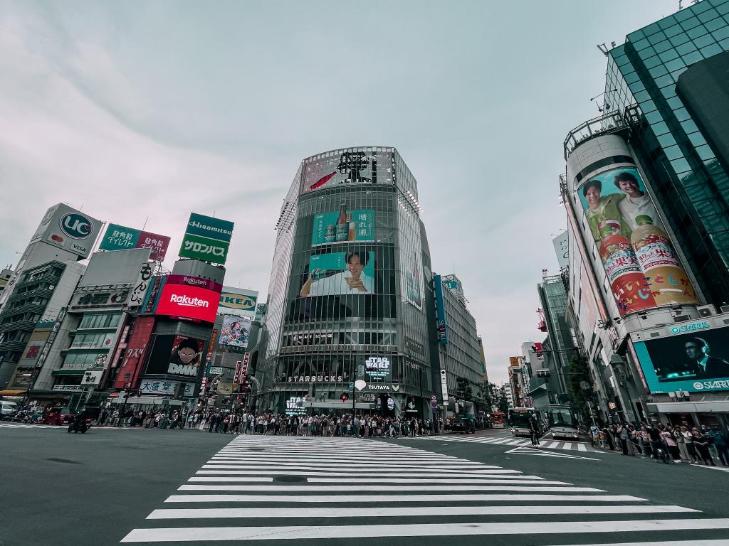l'incrocio più trafficato al mondo è a Tokyo nel quartiere Shibuya 